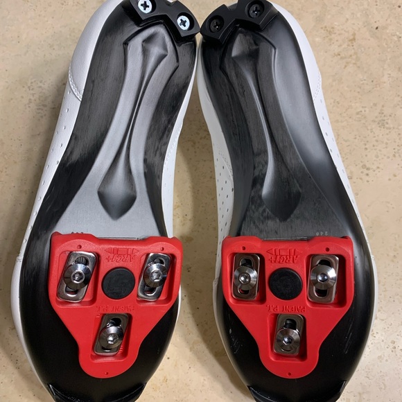New fizik women’s cycling/ racing/ spinning shoes 🚵‍♀️ - Picture 5 of 5